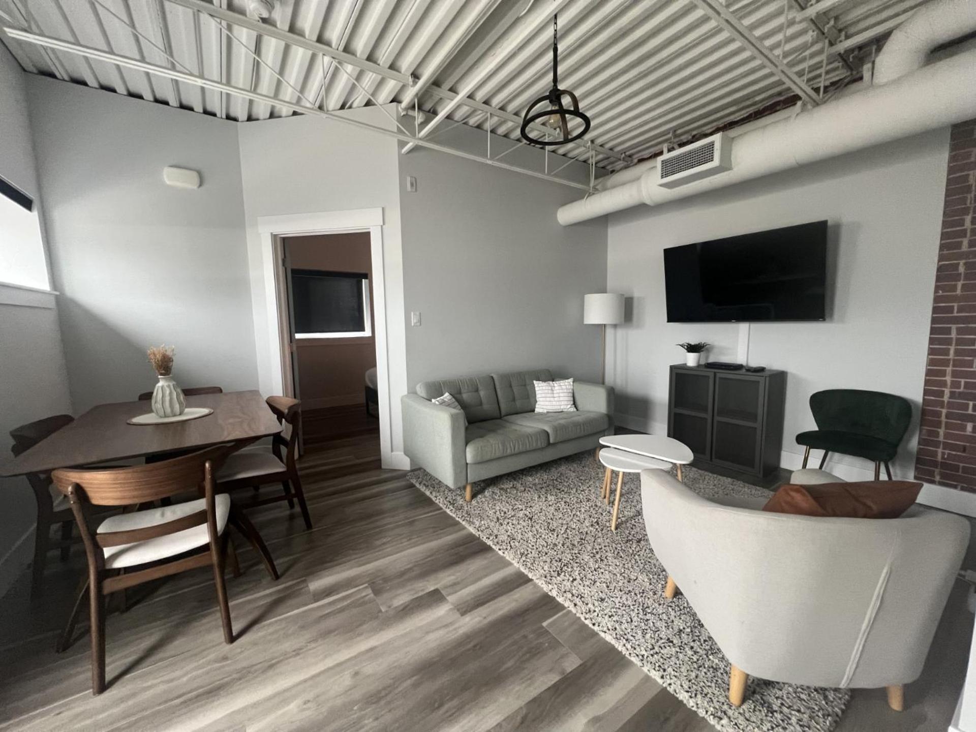 Aparthotel Station 1 By Terra Hospitality Moncton Esterno foto