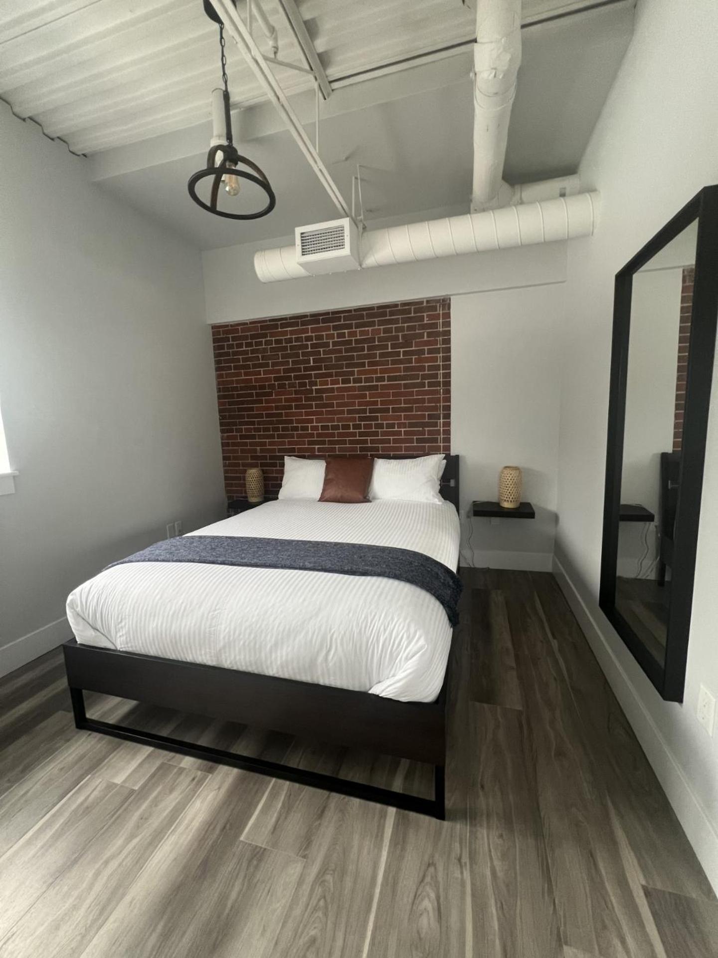 Aparthotel Station 1 By Terra Hospitality Moncton Esterno foto